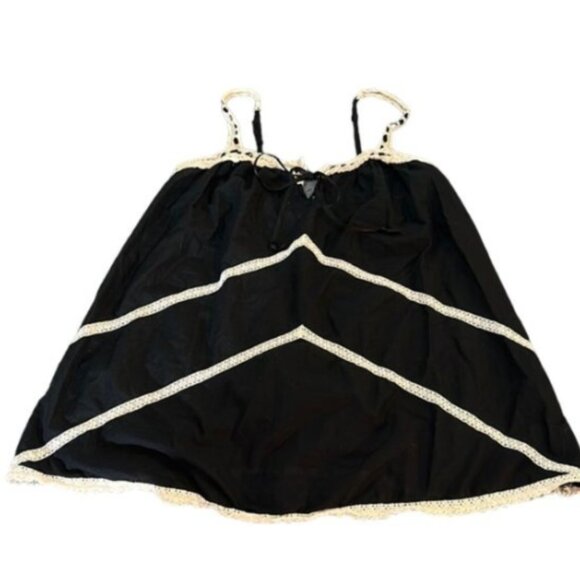 Victoria's Secret Black Cream Lace Chemise Top Size Small GUC #M-067 - Picture 1 of 5